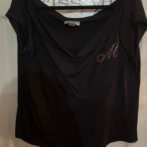 🥰 4/$25- Short Black “M” Tee - Plus